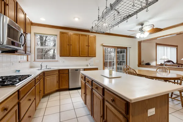 $699,000 | 565 Prescott Lane, Gurnee, IL 60031