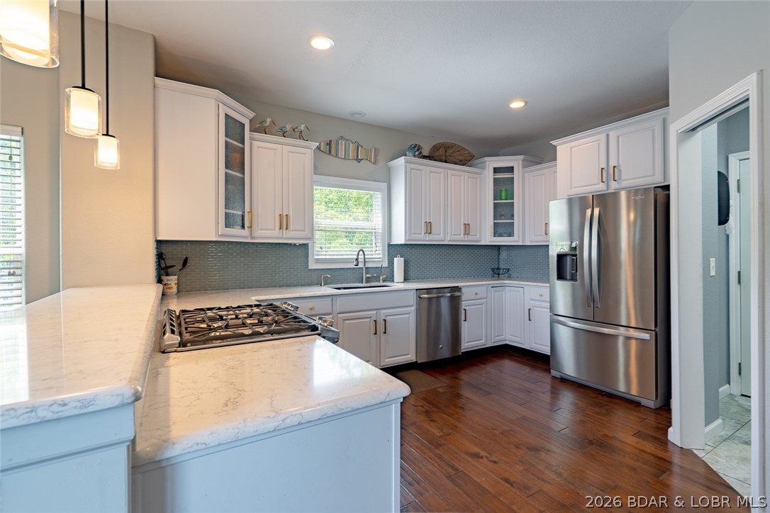150 Cub Cove Point Camdenton, MO 65020 - Photo 11 of 89 SS appliances and solid surface counters