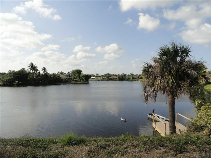 1087 Southwest 11th Street Boca Raton, FL 33486 - Photo 2 of 15 View