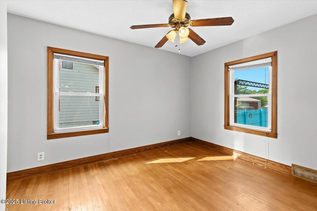 3904 Poplar Level Road Louisville, KY 40213 - Photo 16 of 41 16-3904 Poplar Level Rd-16