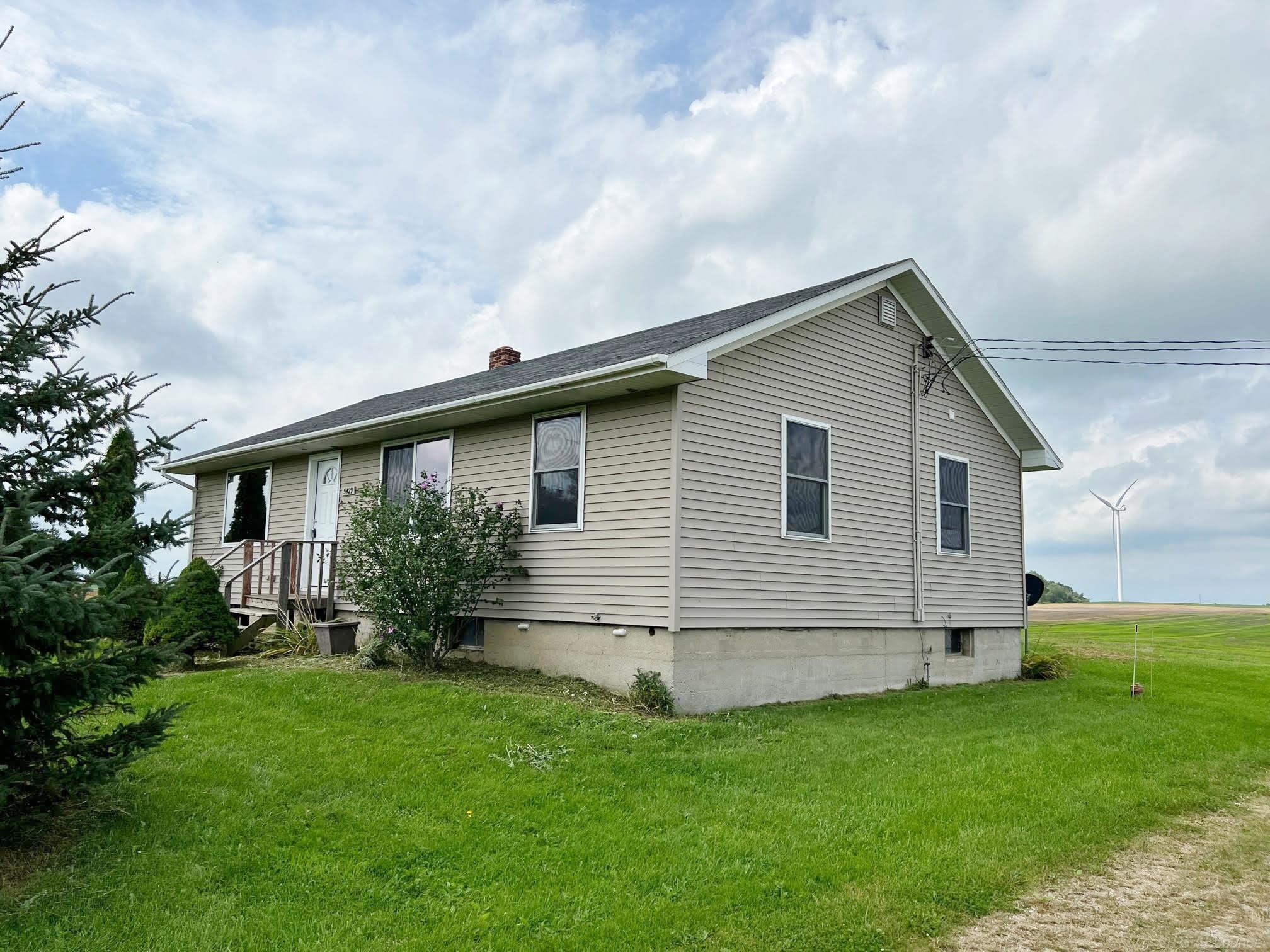 5429 North Ruth Road Deckerville, MI 48427 - Photo 1 of 17 50121343.JPG