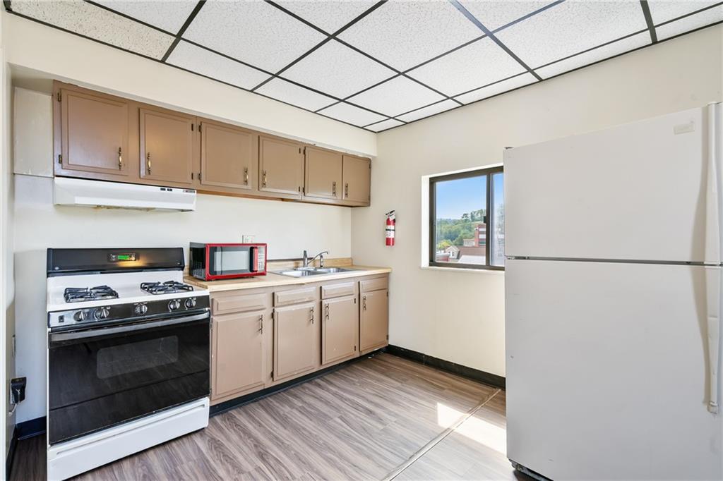 751 Chartiers Avenue McKees Rocks, PA 15136 - Photo 3 of 12 Vacant -Unit #3