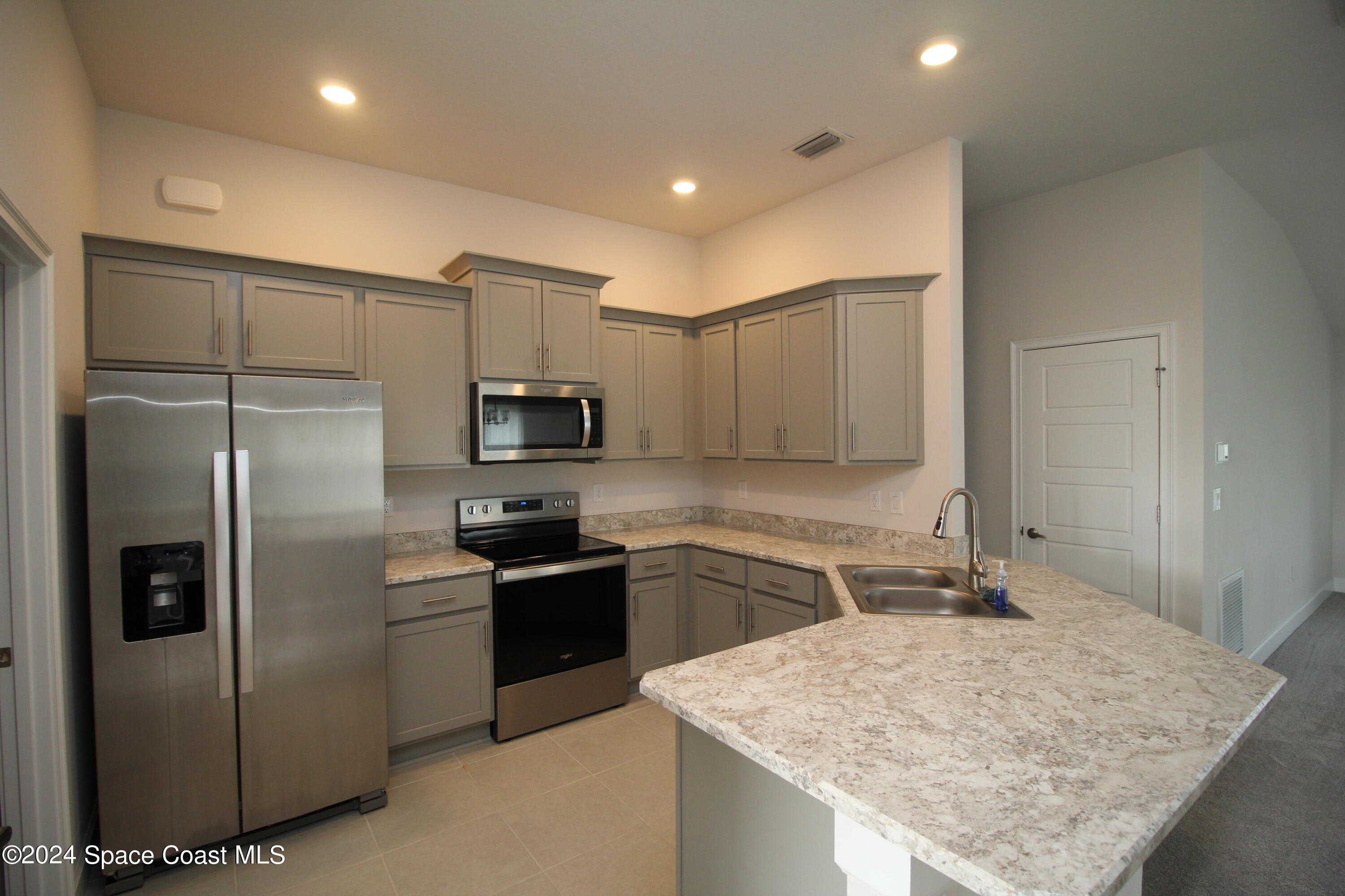 2513 Pinwherry Street Palm Bay, FL 32907 - Photo 2 of 22 IMG_2576