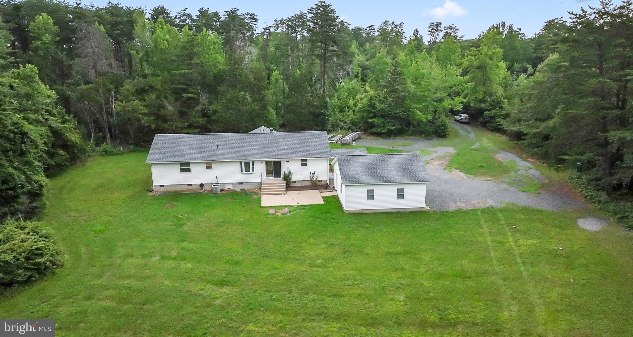 4 River Ridge Lane Fredericksburg, VA 22406 - Photo 40 of 43 an aerial view of a house