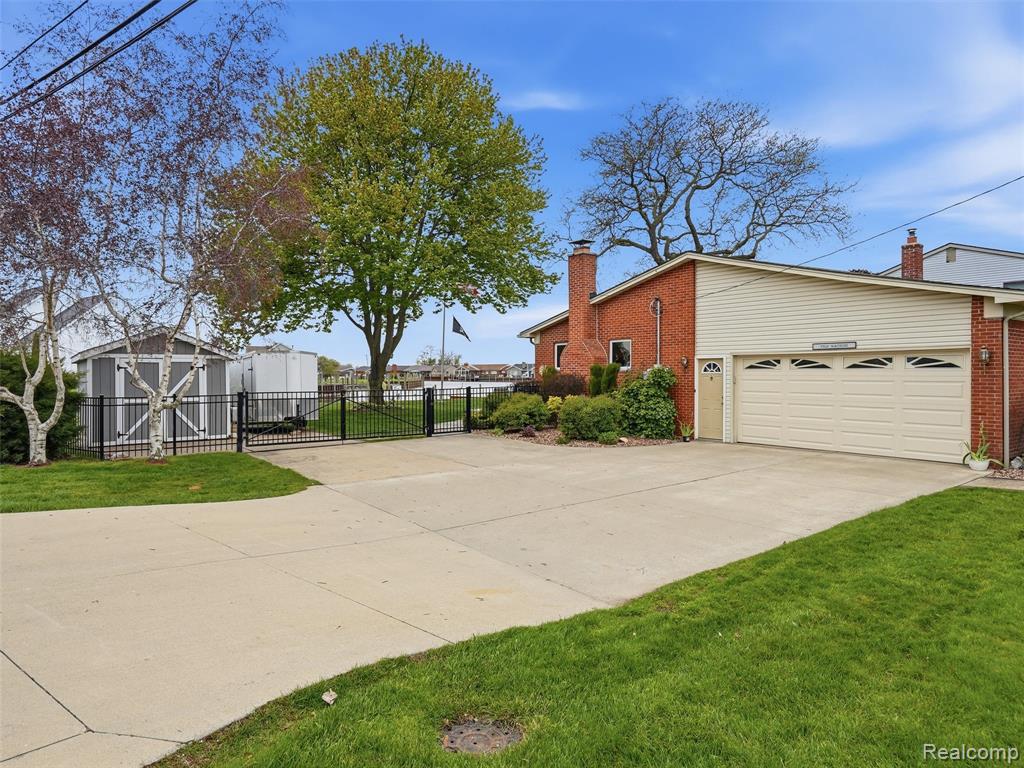 32160 South River Road Harrison Township, MI 48045 - Photo 39 of 70
