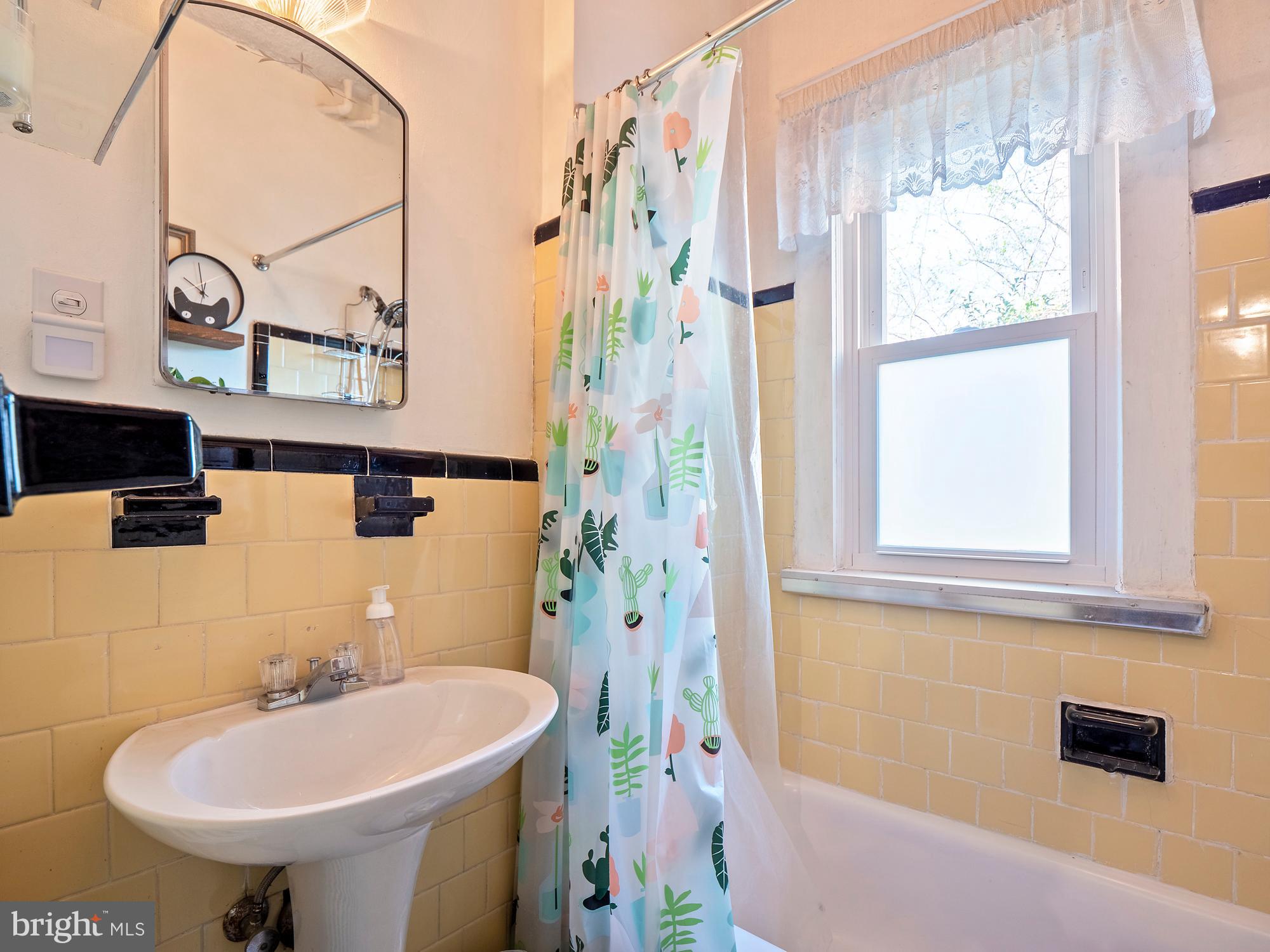 8816 Glenville Road Silver Spring, MD 20901 - Photo 13 of 34