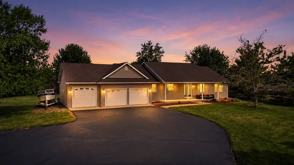 $699,000 | 545 Kreuziger Road, Roberts, WI 54023