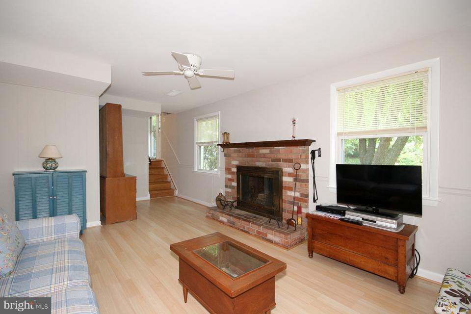 7008 Gillings Road Springfield, VA 22152 - Photo 16 of 27 Family Room