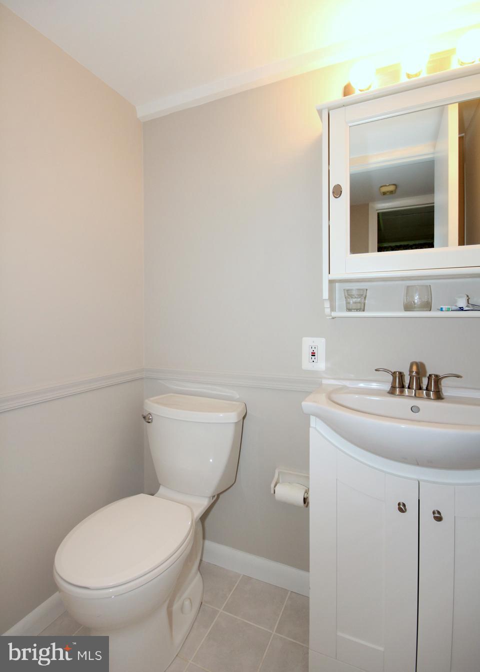 7008 Gillings Road Springfield, VA 22152 - Photo 23 of 27 Bath