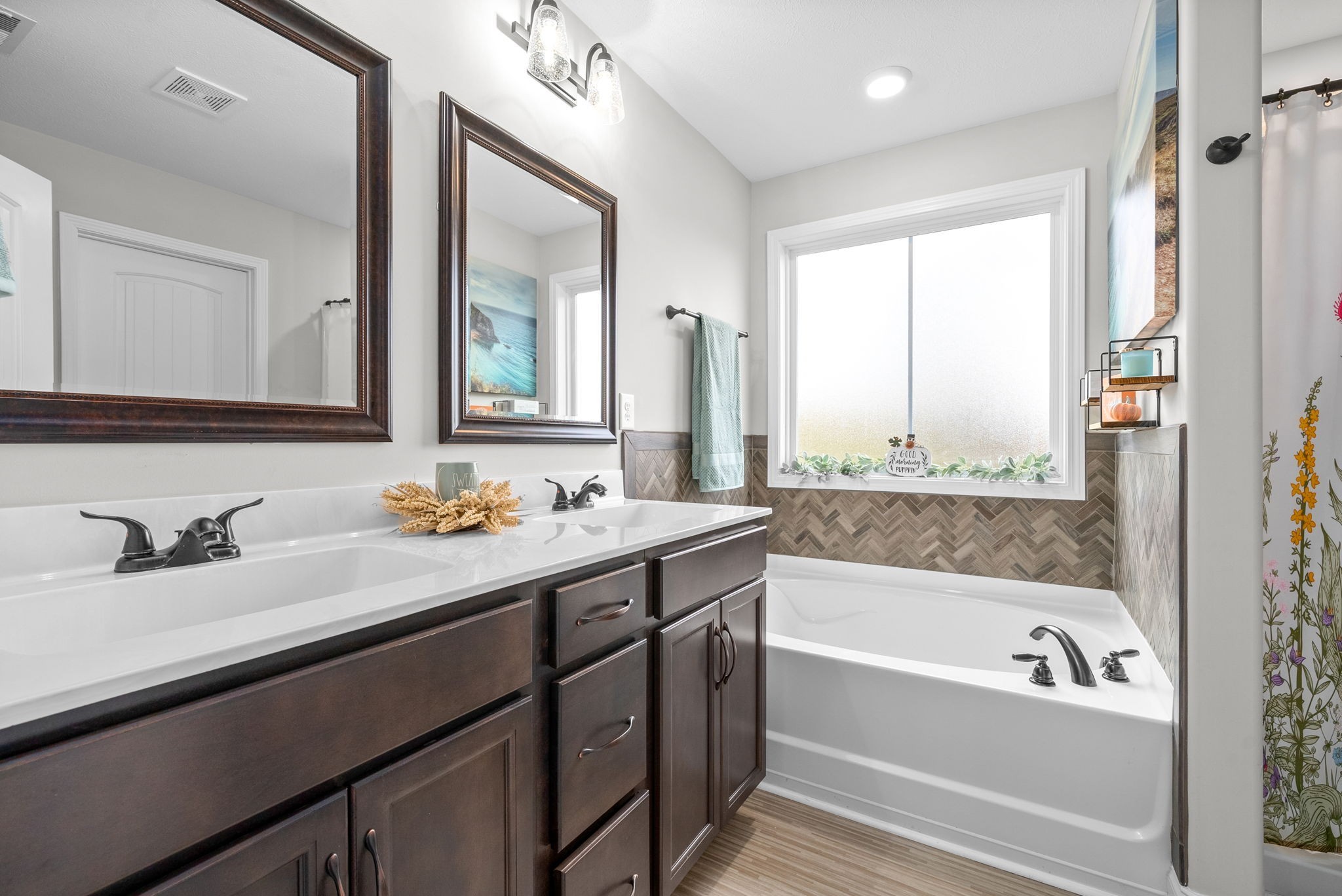1815 Rains Road Clarksville, TN 37042 - Photo 17 of 29 Master Bathroom