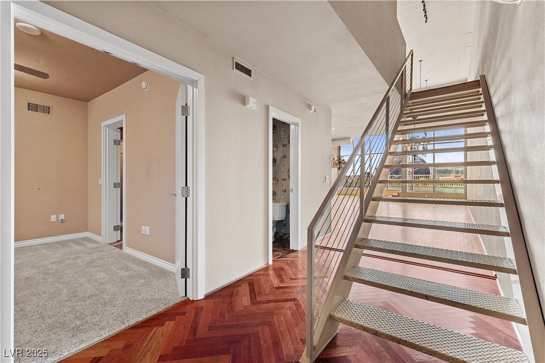 360 East Desert Inn Road, Unit 605 Las Vegas, NV 89109 - Photo 22 of 43 Entry | View of staircase