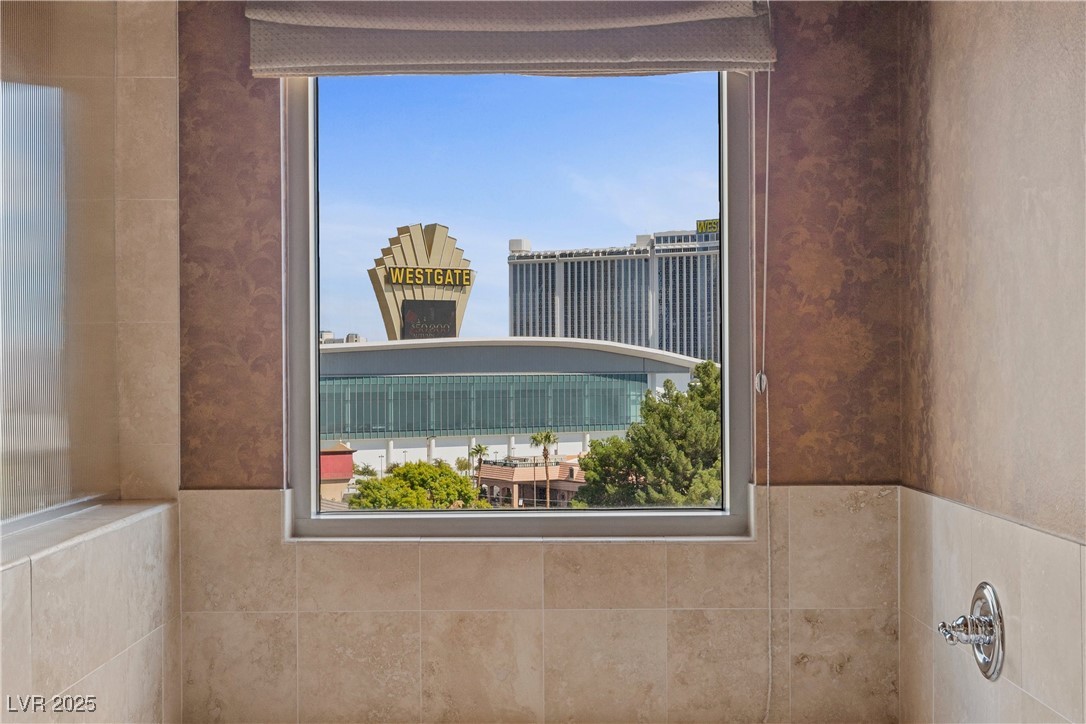 360 East Desert Inn Road, Unit 605 Las Vegas, NV 89109 - Photo 34 of 43 View from primary jetted-tub