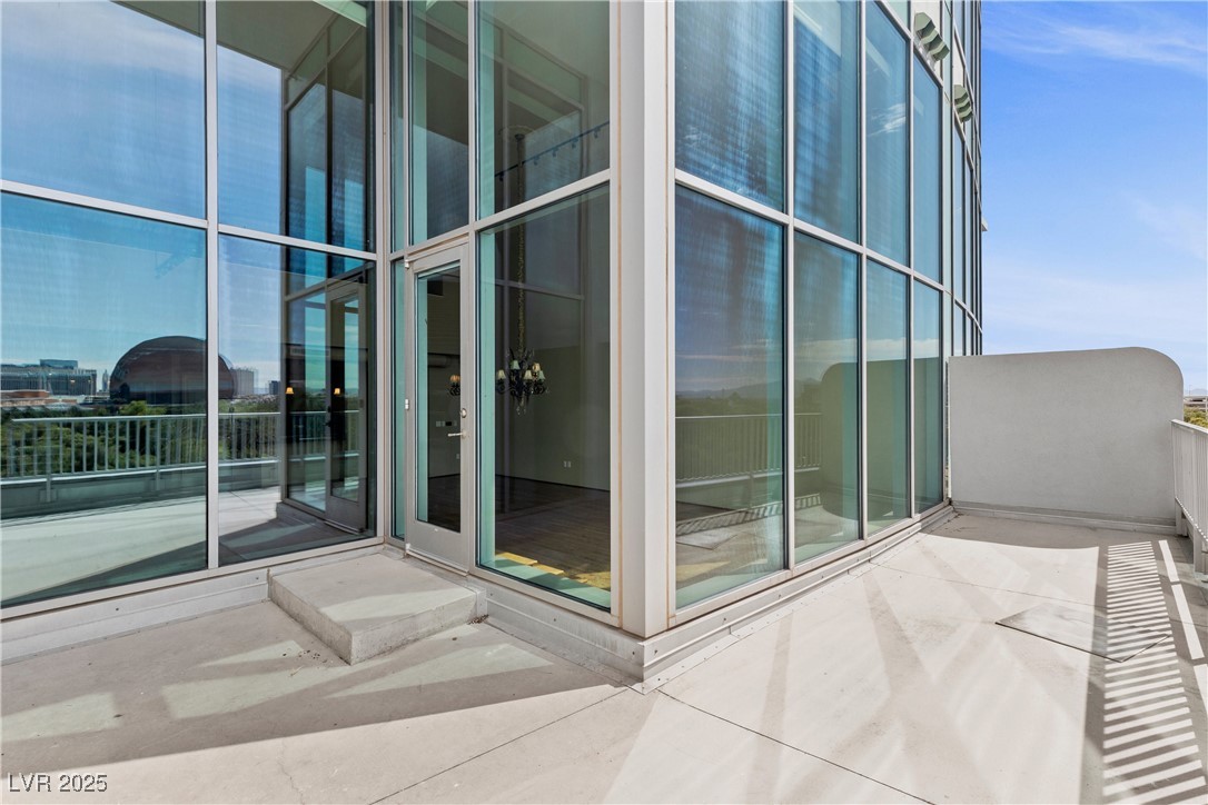 360 East Desert Inn Road, Unit 605 Las Vegas, NV 89109 - Photo 35 of 43 View of balcony