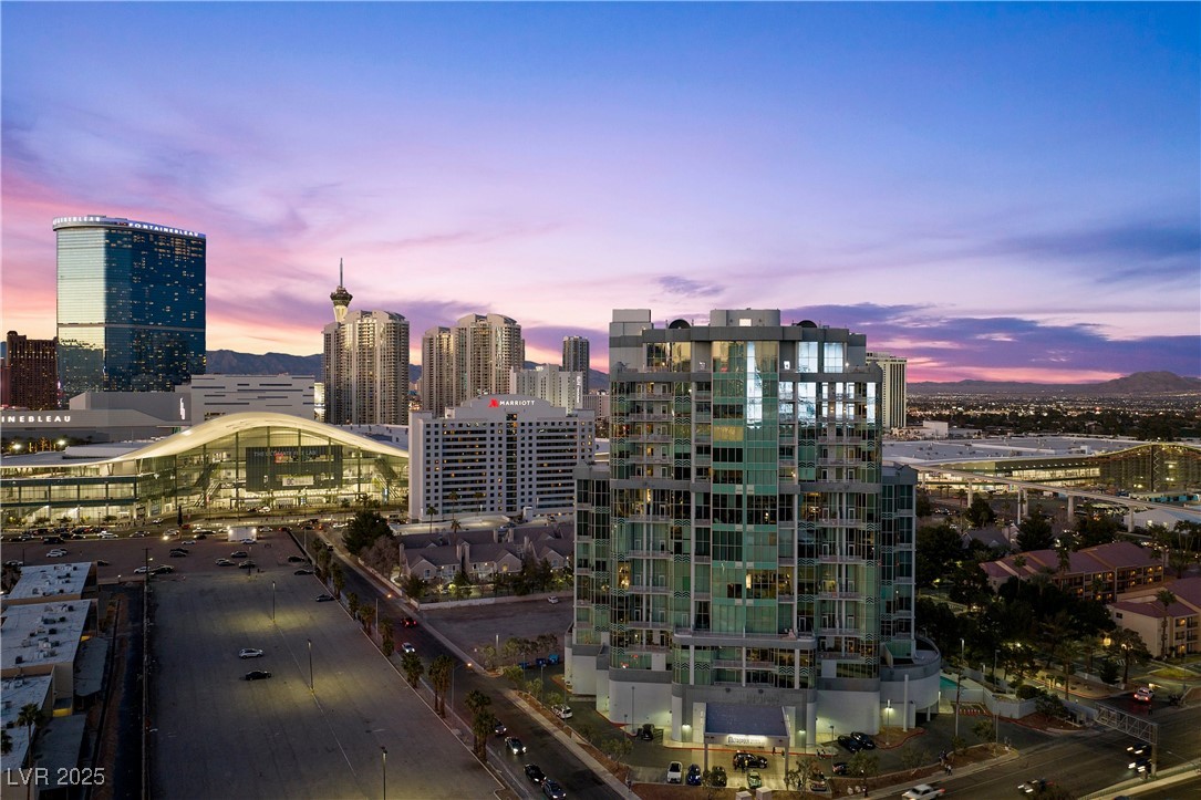 360 East Desert Inn Road, Unit 605 Las Vegas, NV 89109 - Photo 39 of 43 Skyline view