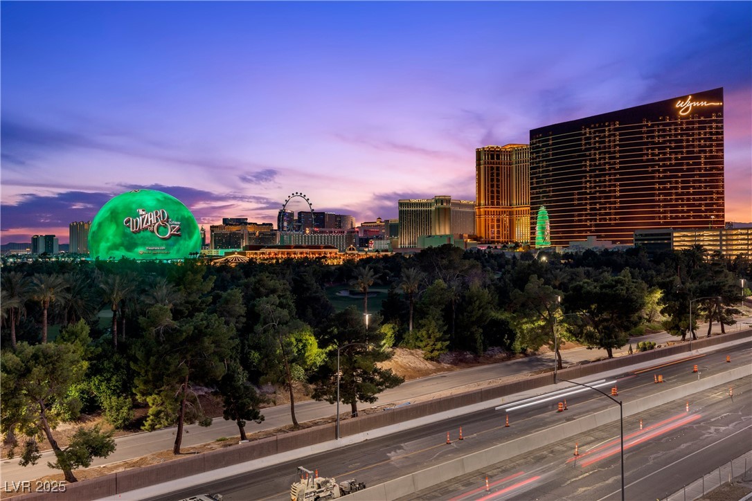 360 East Desert Inn Road, Unit 605 Las Vegas, NV 89109 - Photo 43 of 43 View of city