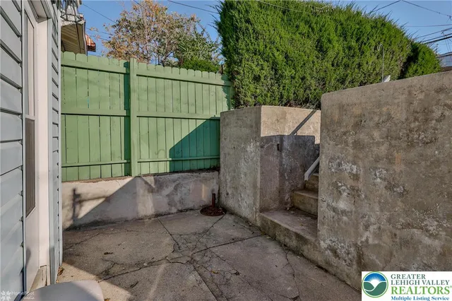 $1,800 | 422 Market Street, Allentown, PA 18103