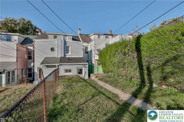 $1,800 | 422 Market Street, Allentown, PA 18103