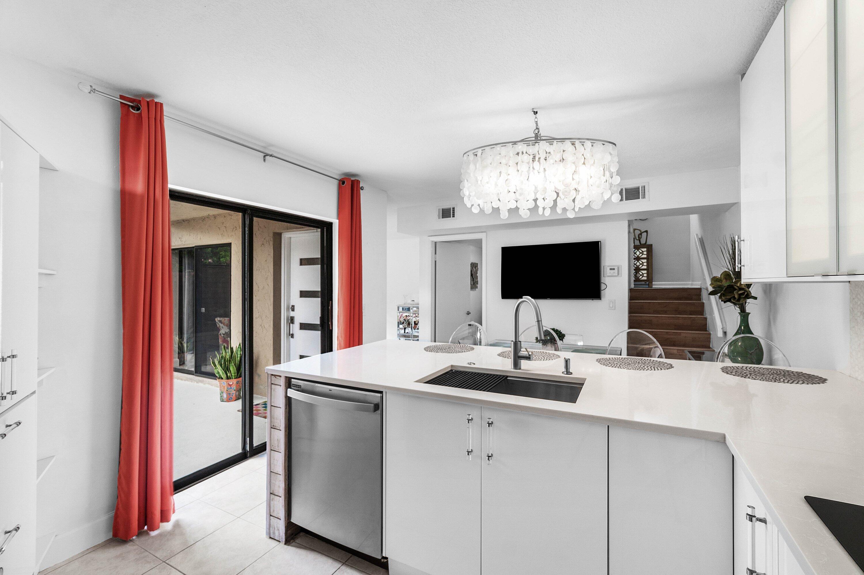 8122 Thames Boulevard, Unit C Boca Raton, FL 33433 - Photo 15 of 43 Kitchen