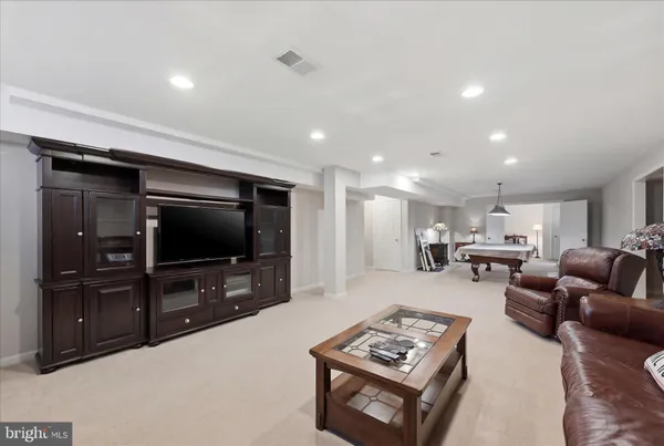 $1,075,000 | 18714 Drummond Place, Leesburg, VA 20176