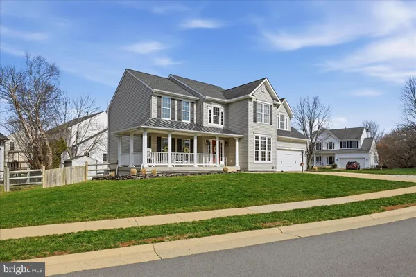 $1,075,000 | 18714 Drummond Place, Leesburg, VA 20176