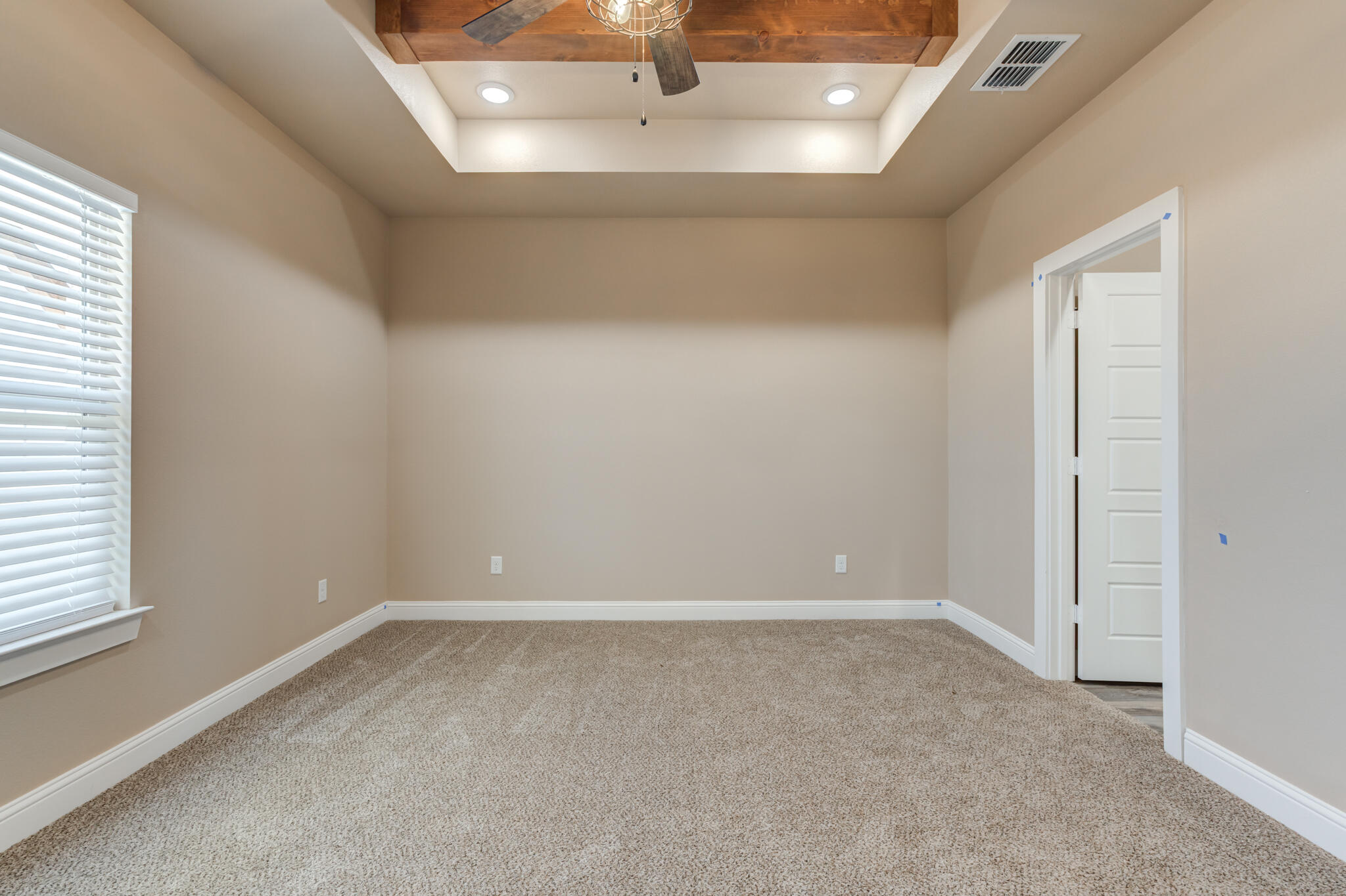 12401 North C R 2900 Lubbock, TX 79403 - Photo 33 of 40 an empty room with a empty space