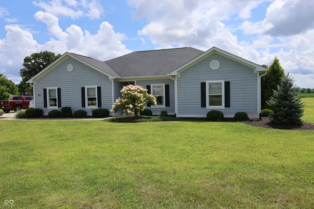 $409,000 | 1421 East Co Road 1000 South, Clayton, IN 46118