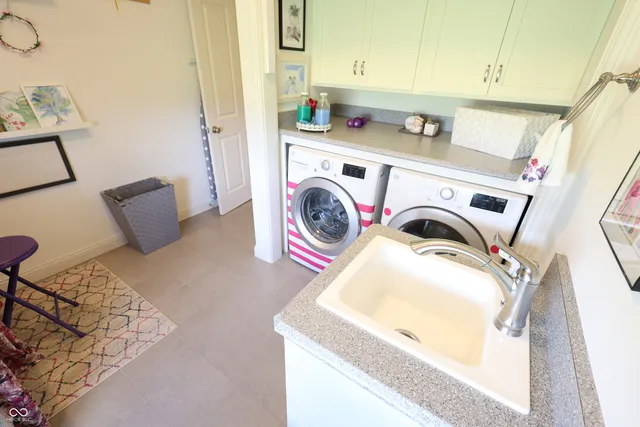 $399,900 | 1421 East Co Road 1000 South, Clayton, IN 46118