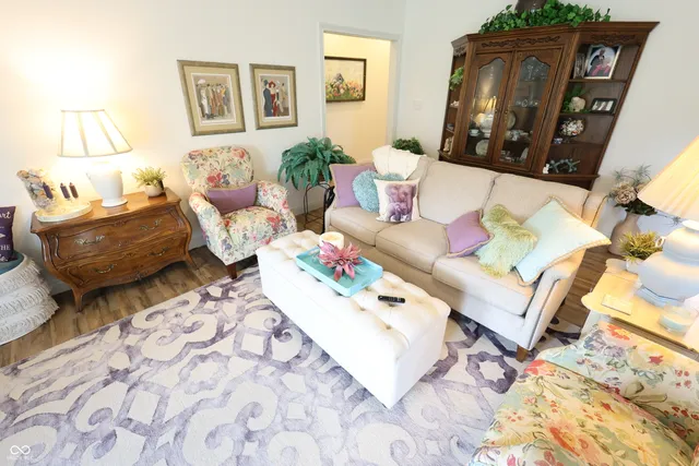 $399,900 | 1421 East Co Road 1000 South, Clayton, IN 46118