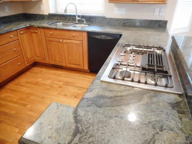 653 Langley Road Rochester Hills, MI 48309 - Photo 12 of 75