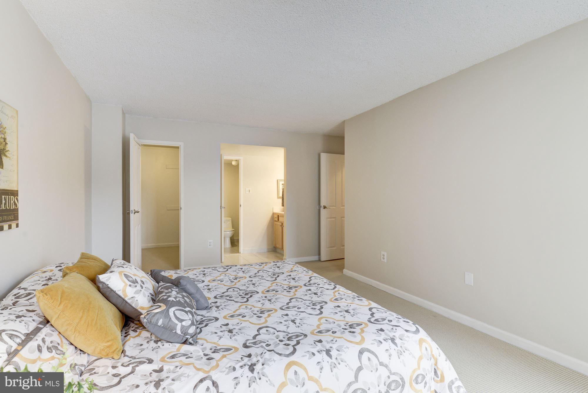 4500 South Four Mile Run Drive, Unit 202 Arlington, VA 22204 - Photo 11 of 26 Bedroom (Master)