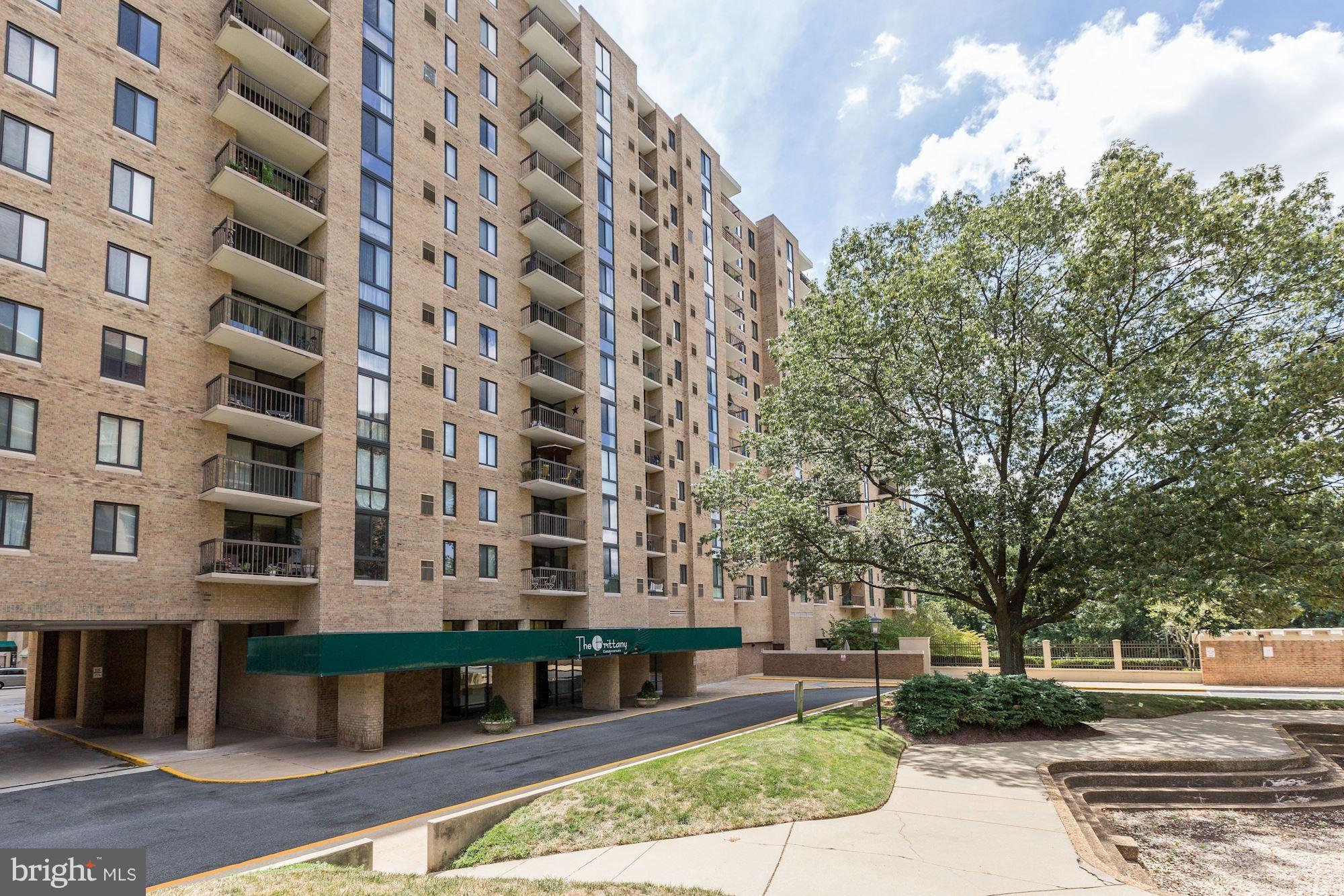 4500 South Four Mile Run Drive, Unit 202 Arlington, VA 22204 - Photo 26 of 26 Exterior (Front)