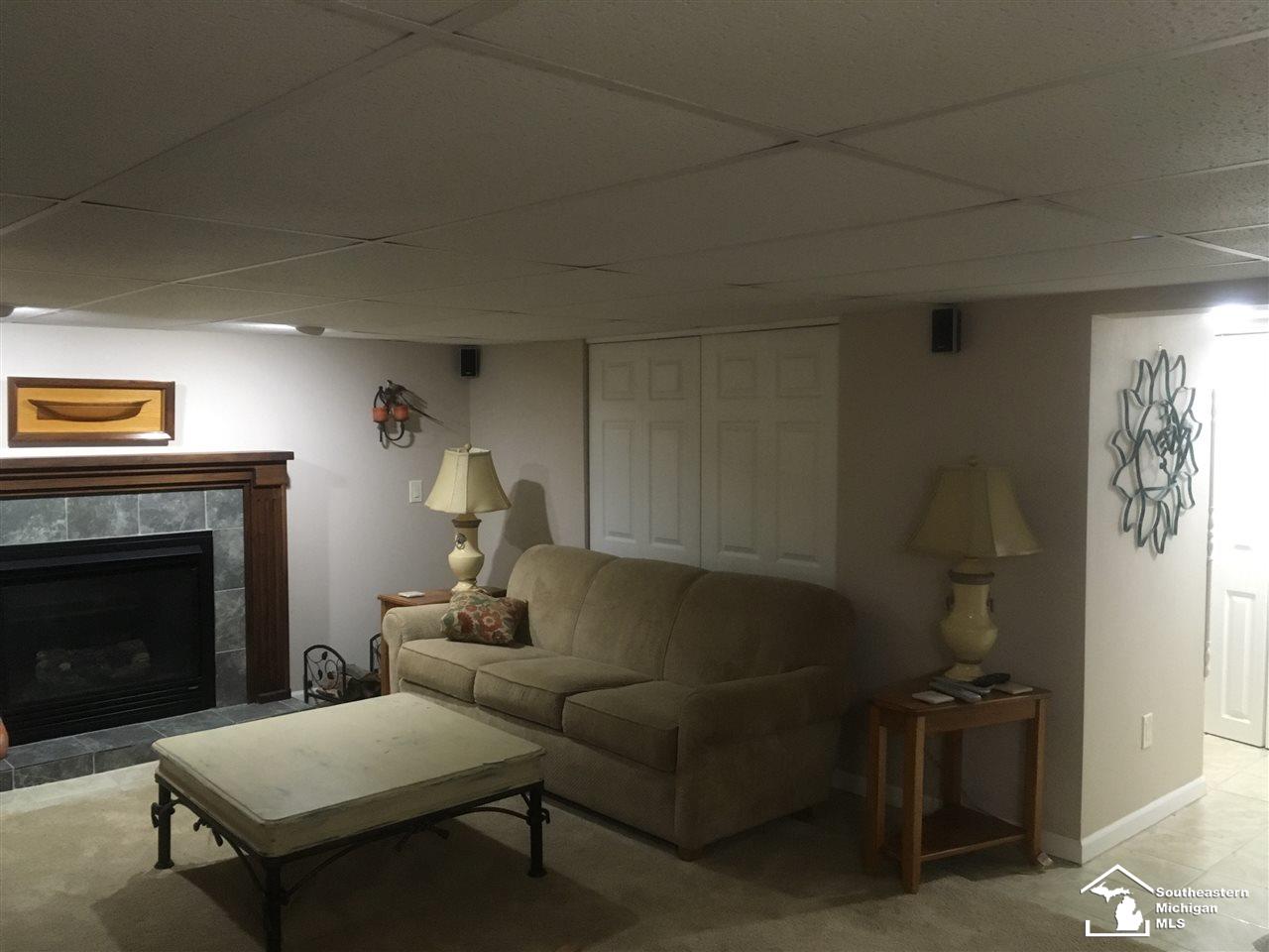 6946 Summerfield Road Temperance, MI 48182 - Photo 17 of 45 31371031-16.JPG