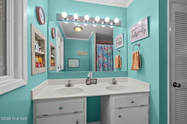 $749,000 | 124 Oakleaf Drive, Pine Knoll Shores, NC 28512