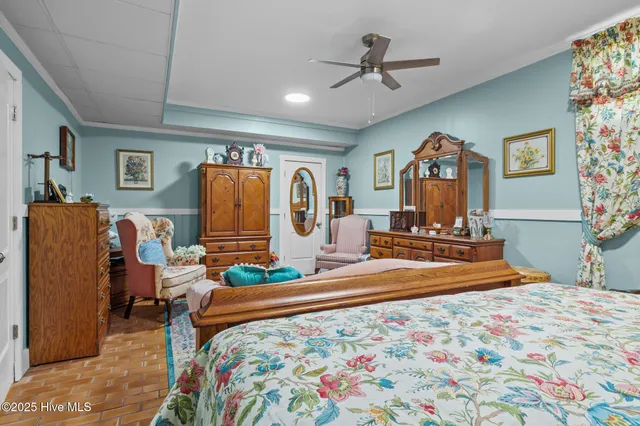 $749,000 | 124 Oakleaf Drive, Pine Knoll Shores, NC 28512