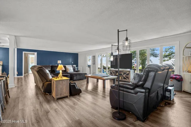 $749,000 | 124 Oakleaf Drive, Pine Knoll Shores, NC 28512