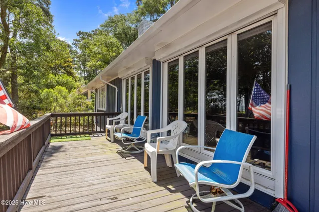 $749,000 | 124 Oakleaf Drive, Pine Knoll Shores, NC 28512