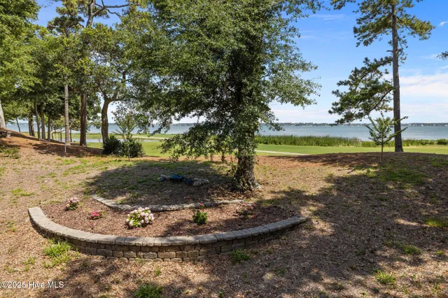$749,000 | 124 Oakleaf Drive, Pine Knoll Shores, NC 28512