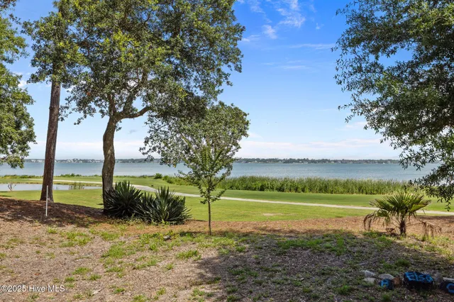 $749,000 | 124 Oakleaf Drive, Pine Knoll Shores, NC 28512
