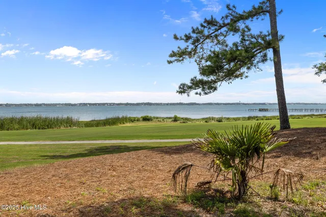 $749,000 | 124 Oakleaf Drive, Pine Knoll Shores, NC 28512