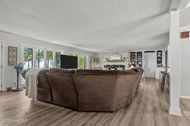 $749,000 | 124 Oakleaf Drive, Pine Knoll Shores, NC 28512