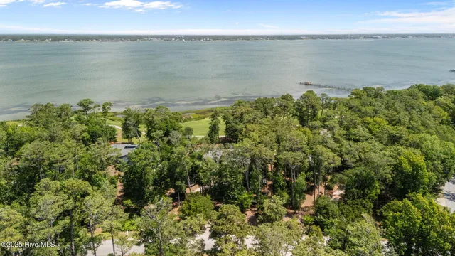 $749,000 | 124 Oakleaf Drive, Pine Knoll Shores, NC 28512