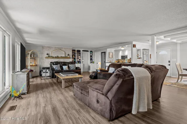 $749,000 | 124 Oakleaf Drive, Pine Knoll Shores, NC 28512