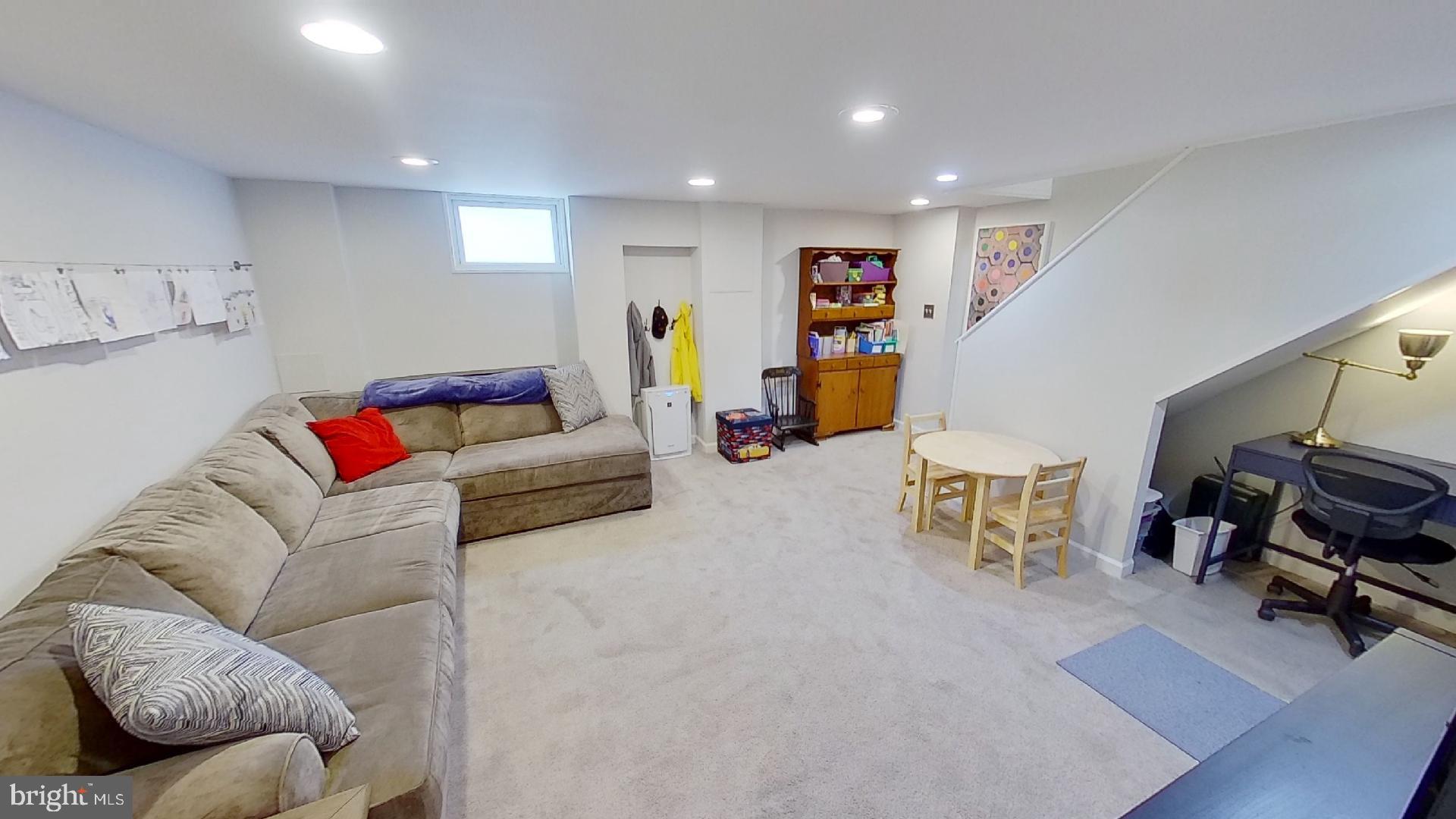 1738 Pin Oak Road Baltimore, MD 21234 - Photo 10 of 29