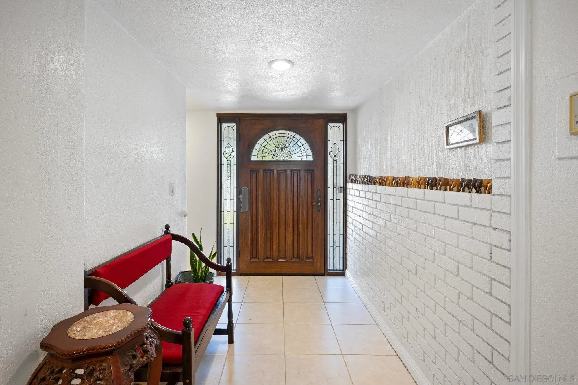 5903 Soledad Mountain Road La Jolla, CA 92037 - Photo 9 of 44 a view of a livingroom with furniture