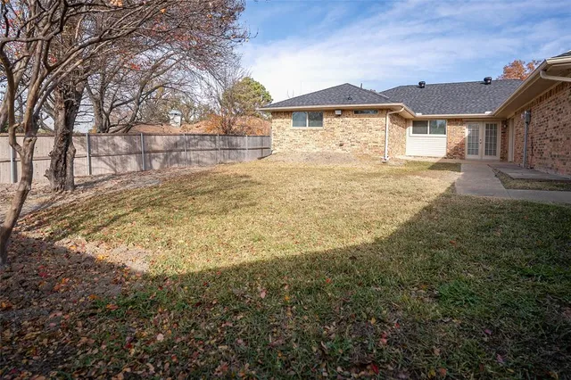 $3,200 | 1610 St James Drive, Carrollton, TX 75007