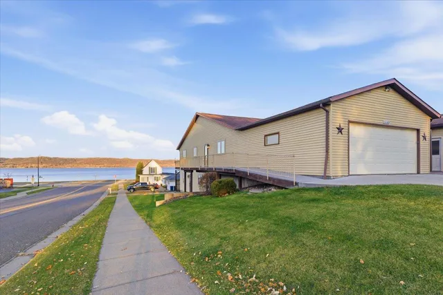 $369,900 | 1320 North High Street, Lake City, MN 55041