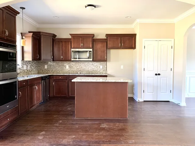 $2,295 | 2002 Jackie Lorraine Drive, Clarksville, TN 37042