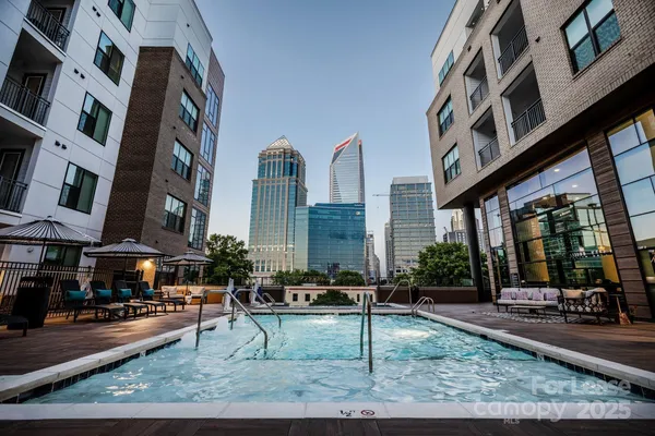 $1,477 | 101 West Morehead Street, Unit S1B, Charlotte, NC 28202