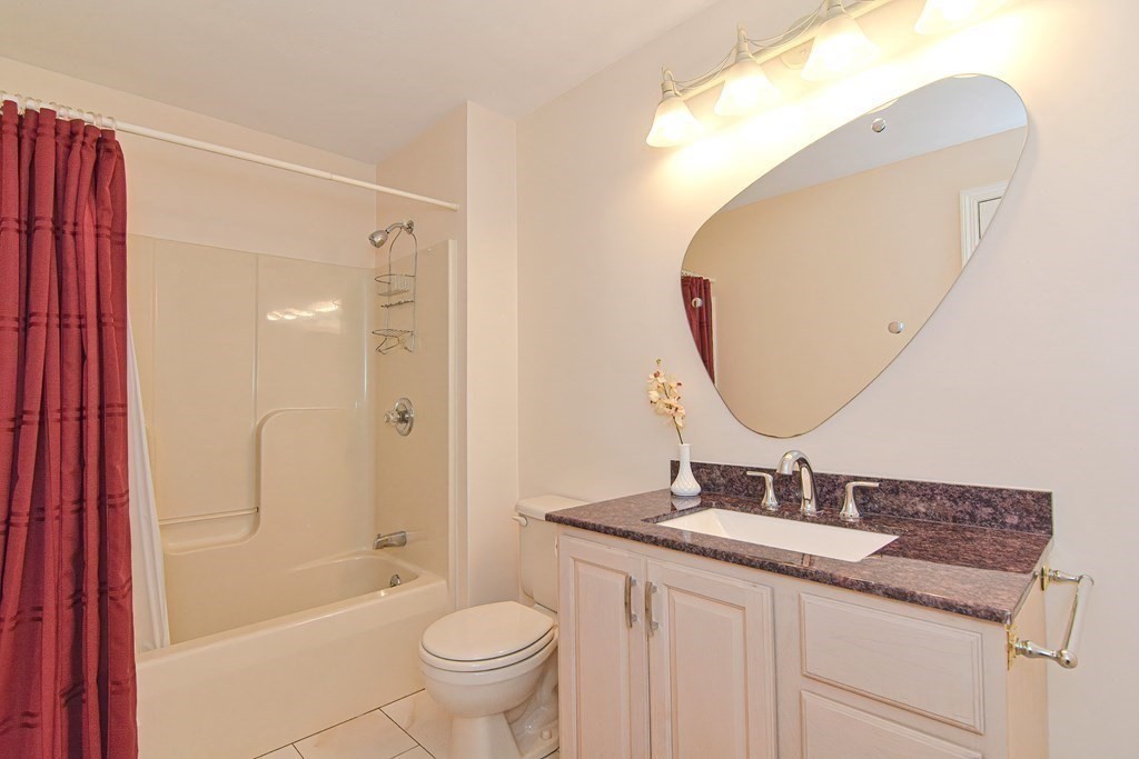 4 Valente Drive Worcester, MA 01604 - Photo 11 of 42