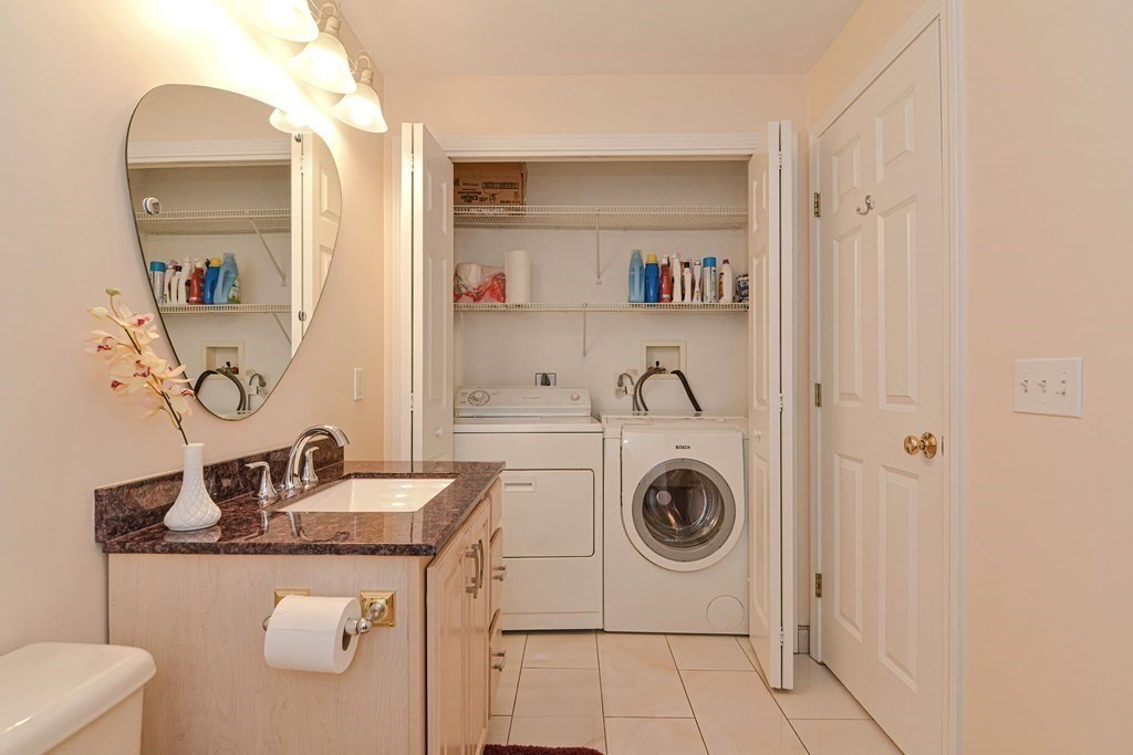 4 Valente Drive Worcester, MA 01604 - Photo 12 of 42